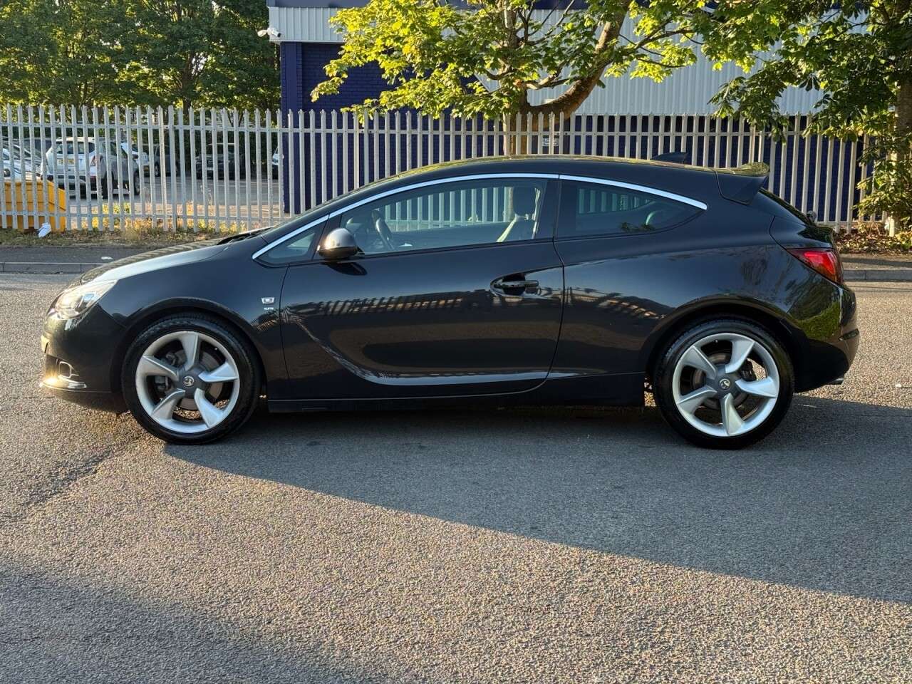 A 2016 VAUXHALL ASTRA GTC 1.4i Turbo SRi Coupe 3dr Petrol Manual Euro 6 (s/s) (140 ps) A 2016 VAUXHALL ASTRA GTC 1.4i Turbo SRi Coupe 3dr Petrol Manual Euro 6 (s/s) (140 ps)