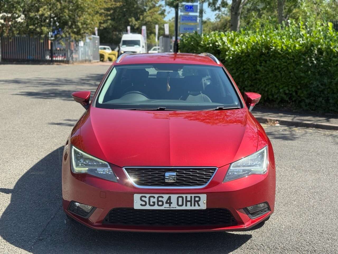 A 2014 SEAT LEON 1.6 TDI CR SE Sport Tourer 5dr Diesel DSG Euro 5 (s/s) (105 ps) A 2014 SEAT LEON 1.6 TDI CR SE Sport Tourer 5dr Diesel DSG Euro 5 (s/s) (105 ps)