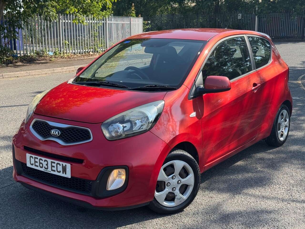 A 2013 KIA PICANTO 1.0 1 Hatchback 3dr Petrol Manual Euro 5 (68 bhp) A 2013 KIA PICANTO 1.0 1 Hatchback 3dr Petrol Manual Euro 5 (68 bhp)