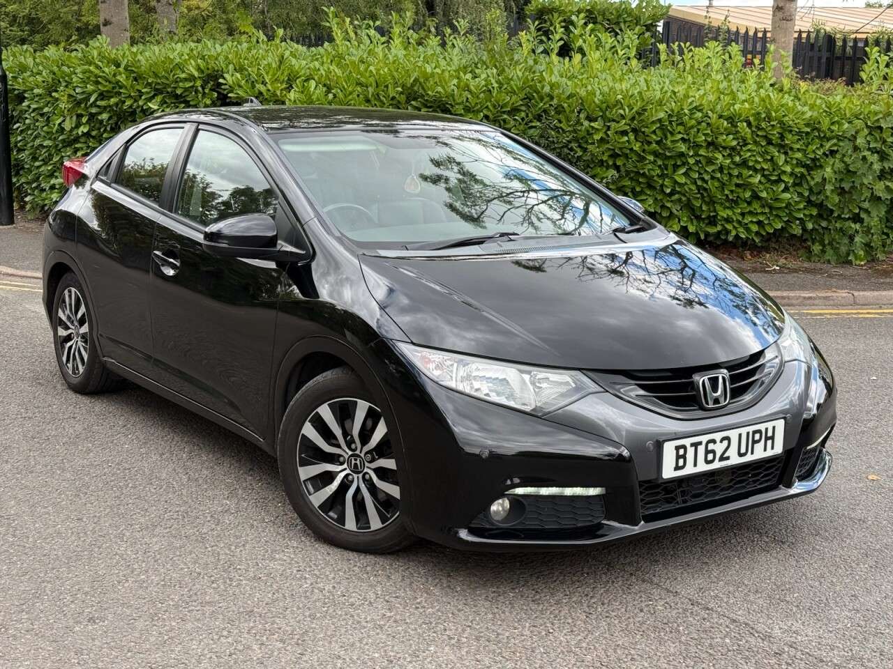 A 2013 HONDA CIVIC 1.6 i-DTEC EX Hatchback 5dr Diesel Manual Euro 5 (s/s) (120 ps) A 2013 HONDA CIVIC 1.6 i-DTEC EX Hatchback 5dr Diesel Manual Euro 5 (s/s) (120 ps)