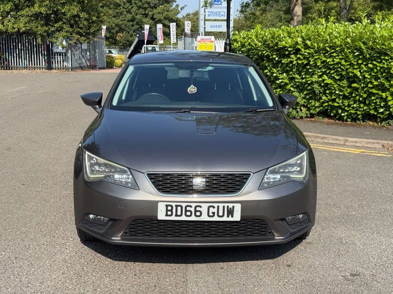 A 2016 SEAT LEON 1.6 TDI SE Dynamic Technology Hatchback 5dr Diesel Manual Euro 6 (s/s) (115 A 2016 SEAT LEON 1.6 TDI SE Dynamic Technology Hatchback 5dr Diesel Manual Euro 6 (s/s) (115