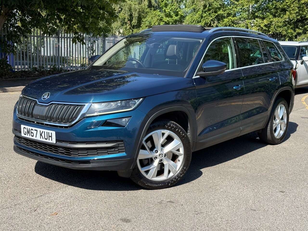 A 2017 SKODA KODIAQ 2.0 TDI Edition SUV 5dr Diesel DSG 4WD Euro 6 (s/s) (7 Seat) (190 ps) A 2017 SKODA KODIAQ 2.0 TDI Edition SUV 5dr Diesel DSG 4WD Euro 6 (s/s) (7 Seat) (190 ps)