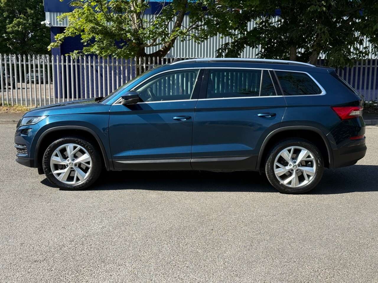 A 2017 SKODA KODIAQ 2.0 TDI Edition SUV 5dr Diesel DSG 4WD Euro 6 (s/s) (7 Seat) (190 ps) A 2017 SKODA KODIAQ 2.0 TDI Edition SUV 5dr Diesel DSG 4WD Euro 6 (s/s) (7 Seat) (190 ps)