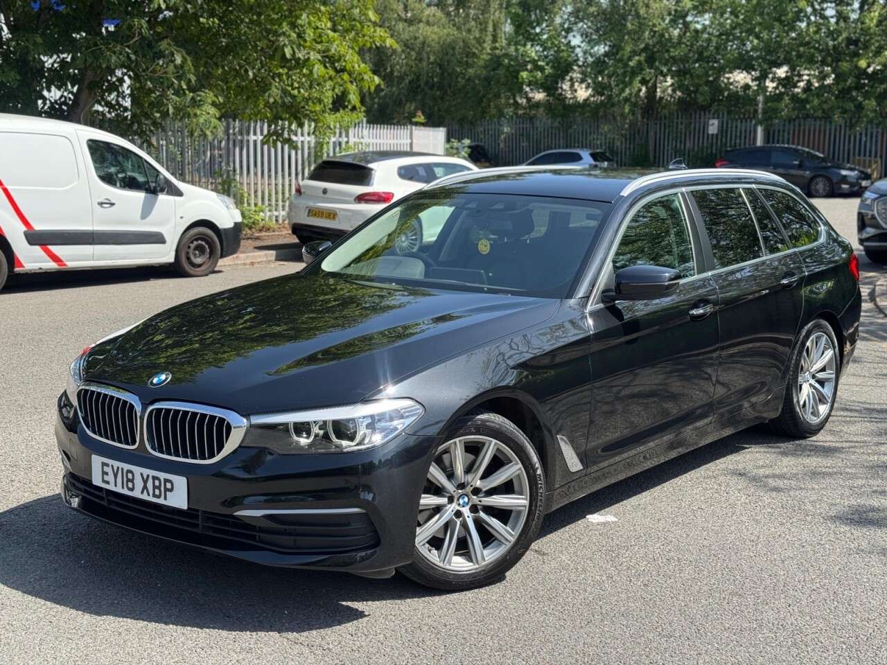 A 2018 BMW 5 SERIES 2.0 520d SE Touring 5dr Diesel Auto Euro 6 (s/s) (190 ps) ULEZ+2FO+CAR PLAY A 2018 BMW 5 SERIES 2.0 520d SE Touring 5dr Diesel Auto Euro 6 (s/s) (190 ps) ULEZ+2FO+CAR PLAY