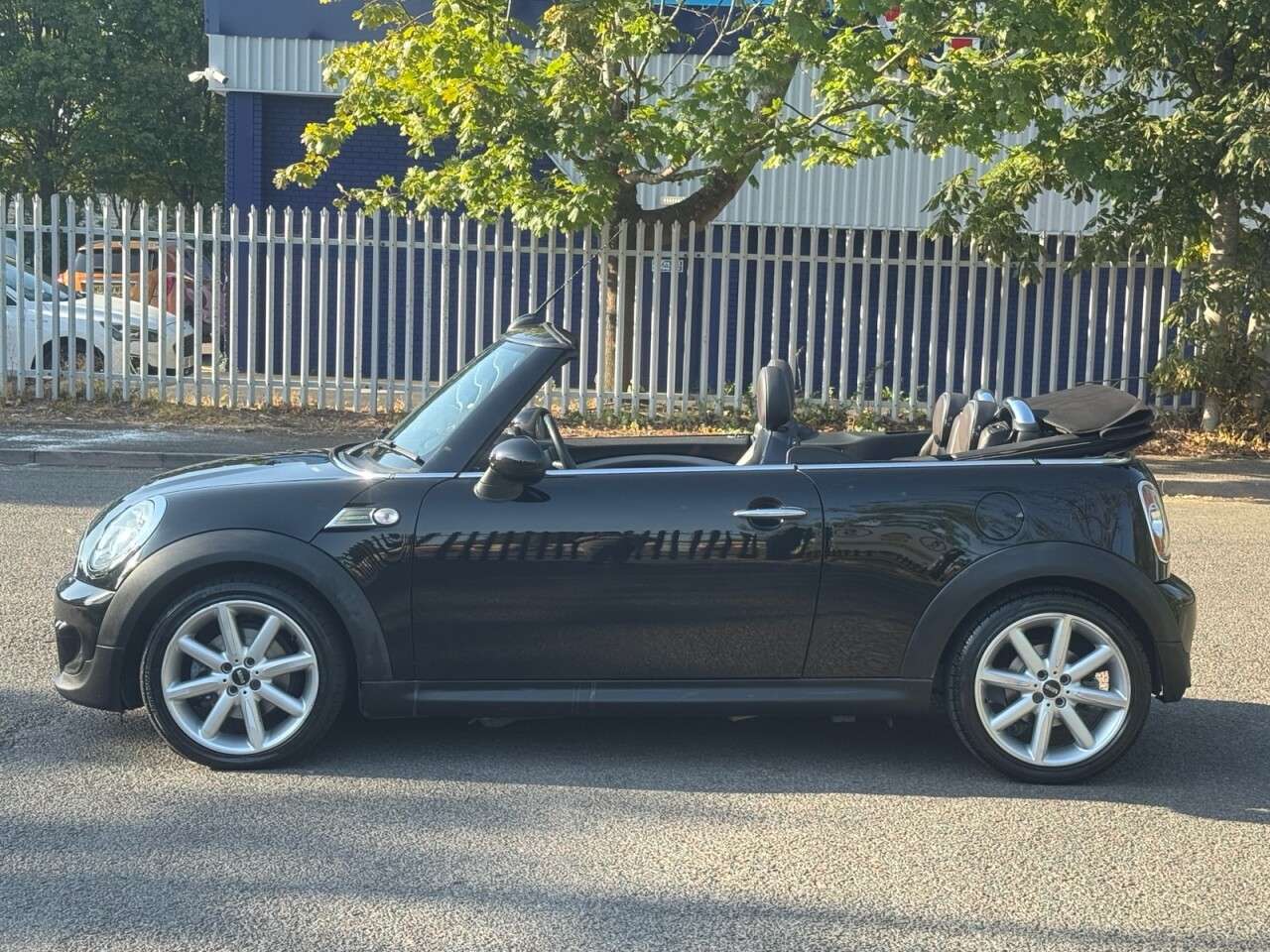 A 2014 MINI CONVERTIBLE 2.0 Cooper SD Highgate Convertible 2dr Diesel Manual Euro 5 (s/s) (143 ps) A 2014 MINI CONVERTIBLE 2.0 Cooper SD Highgate Convertible 2dr Diesel Manual Euro 5 (s/s) (143 ps)