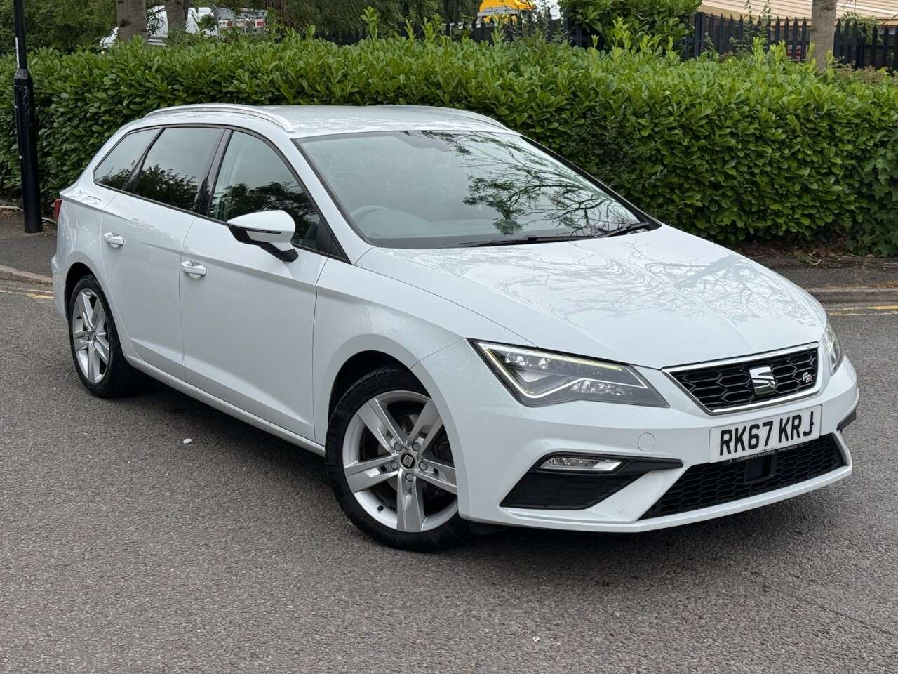 A 2017 SEAT LEON 1.4 EcoTSI FR Technology ST 5dr Petrol Manual Euro 6 (s/s) (150 ps) A 2017 SEAT LEON 1.4 EcoTSI FR Technology ST 5dr Petrol Manual Euro 6 (s/s) (150 ps)