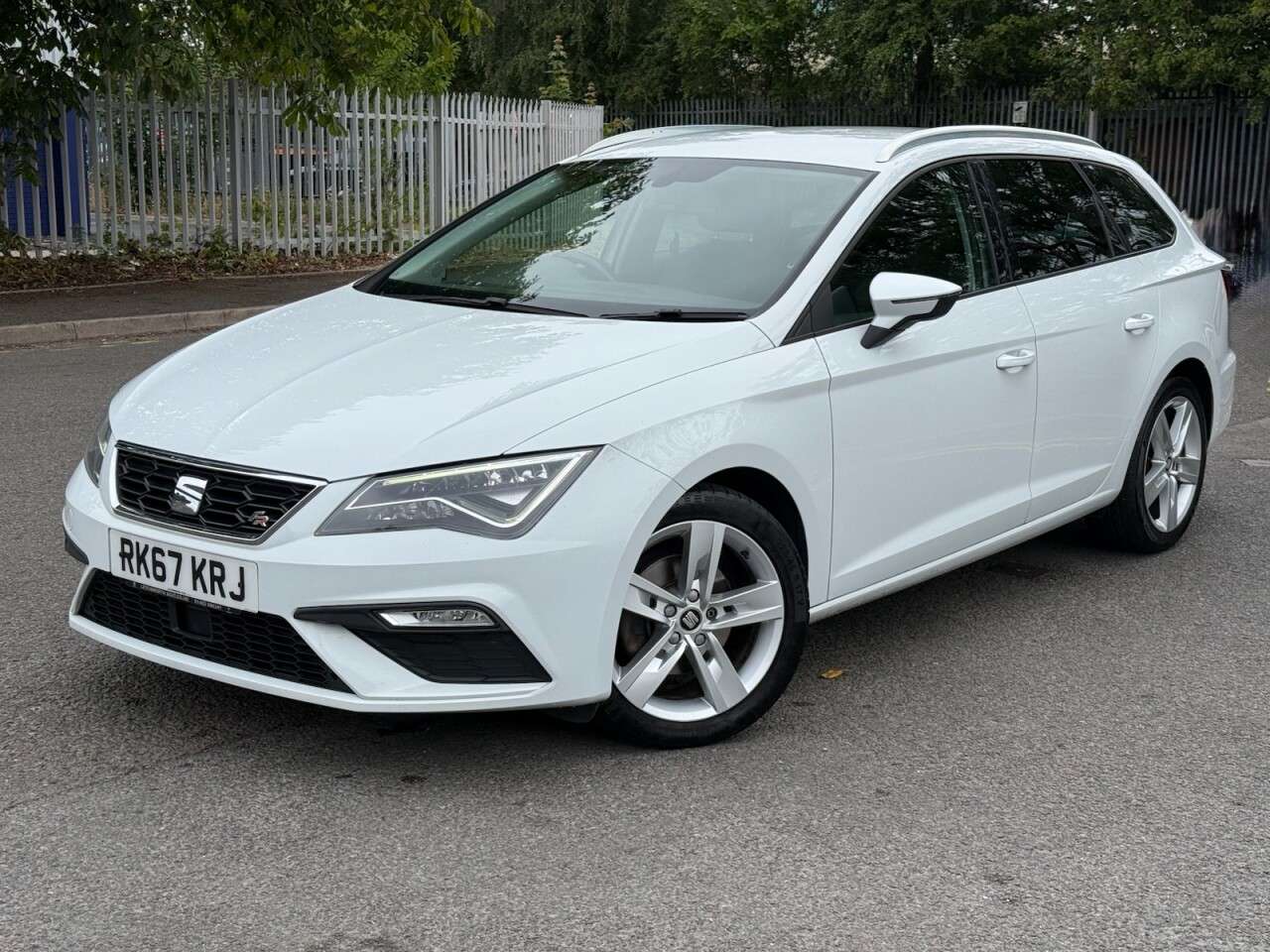 A 2017 SEAT LEON 1.4 EcoTSI FR Technology ST 5dr Petrol Manual Euro 6 (s/s) (150 ps) A 2017 SEAT LEON 1.4 EcoTSI FR Technology ST 5dr Petrol Manual Euro 6 (s/s) (150 ps)
