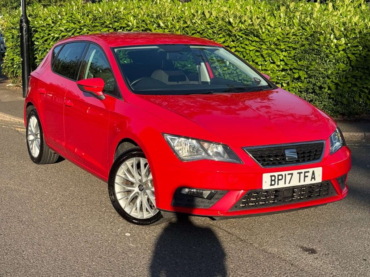 A 2017 SEAT LEON 1.6 TDI SE Dynamic Technology Hatchback 5dr Diesel DSG Euro 6 (s/s) (115 ps A 2017 SEAT LEON 1.6 TDI SE Dynamic Technology Hatchback 5dr Diesel DSG Euro 6 (s/s) (115 ps