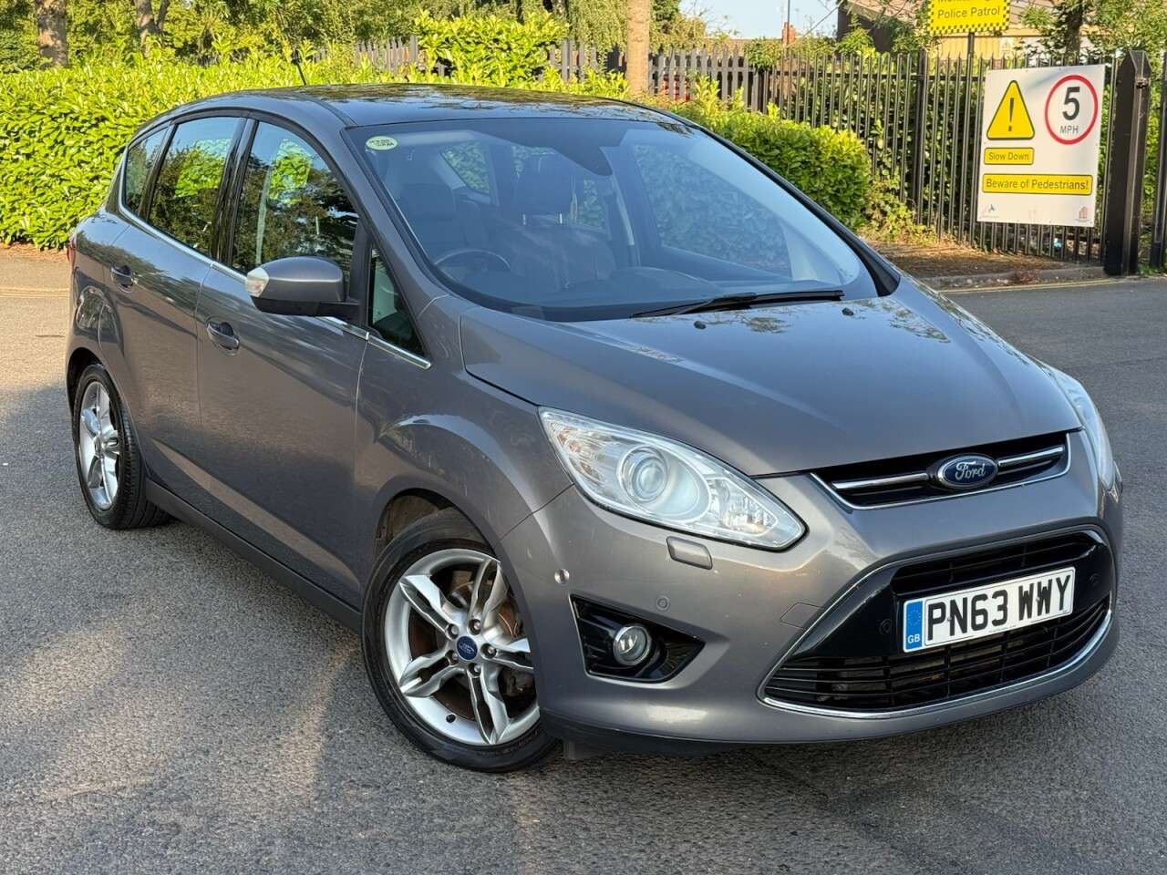 A 2013 FORD C-MAX 1.0T EcoBoost Titanium X MPV 5dr Petrol Manual Euro 5 (s/s) (125 ps) ULEZ+L A 2013 FORD C-MAX 1.0T EcoBoost Titanium X MPV 5dr Petrol Manual Euro 5 (s/s) (125 ps) ULEZ+L