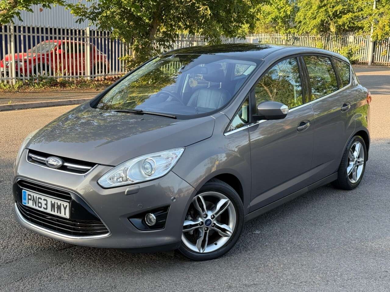 A 2013 FORD C-MAX 1.0T EcoBoost Titanium X MPV 5dr Petrol Manual Euro 5 (s/s) (125 ps) ULEZ+L A 2013 FORD C-MAX 1.0T EcoBoost Titanium X MPV 5dr Petrol Manual Euro 5 (s/s) (125 ps) ULEZ+L