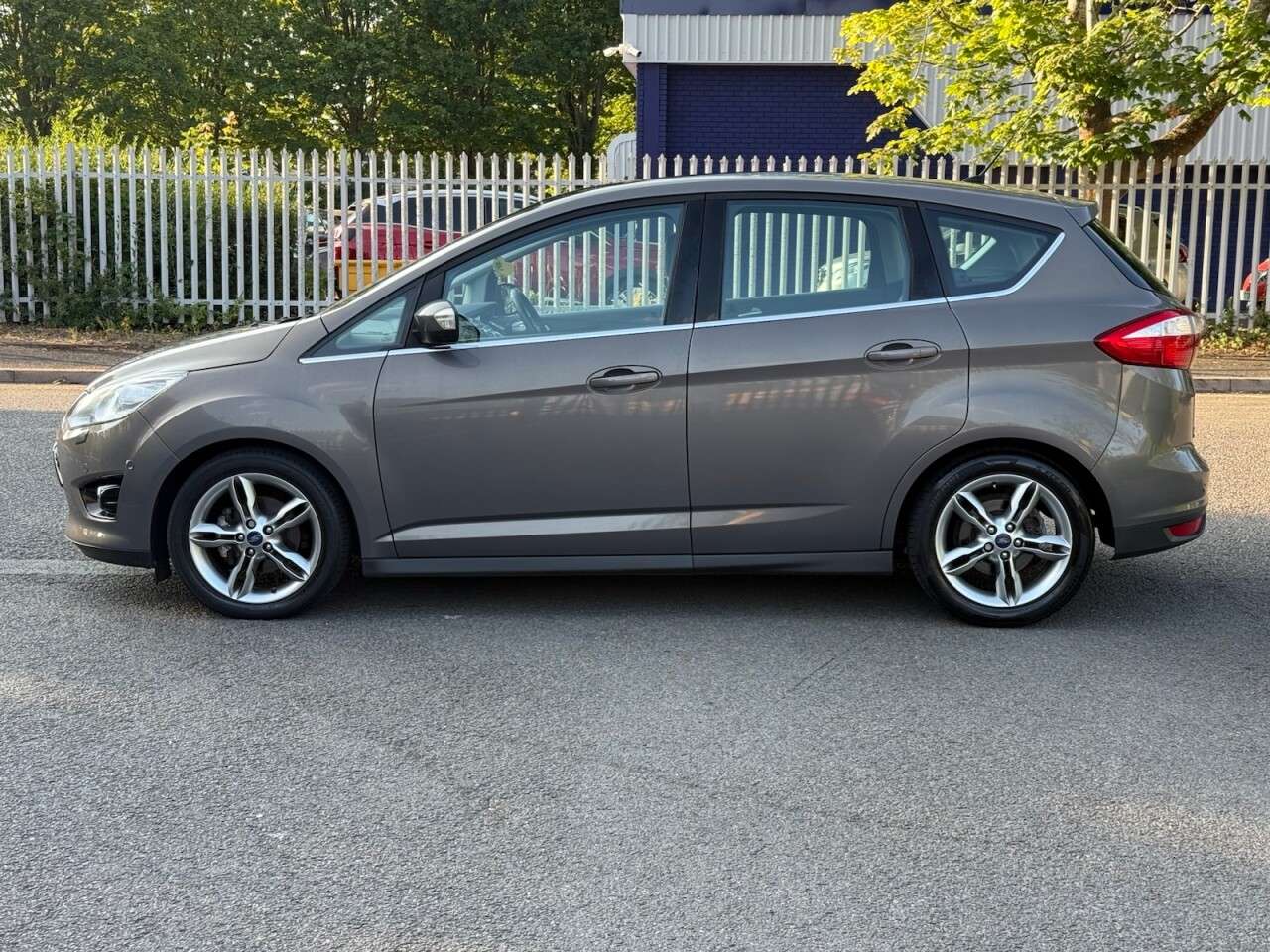 A 2013 FORD C-MAX 1.0T EcoBoost Titanium X MPV 5dr Petrol Manual Euro 5 (s/s) (125 ps) ULEZ+L A 2013 FORD C-MAX 1.0T EcoBoost Titanium X MPV 5dr Petrol Manual Euro 5 (s/s) (125 ps) ULEZ+L