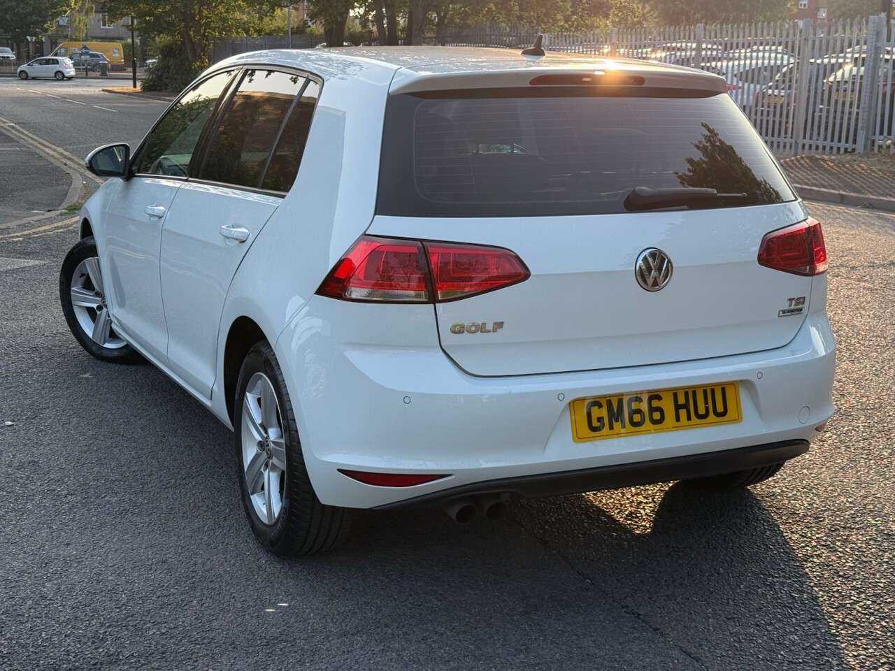 2017 VOLKSWAGEN GOLF 2017 VOLKSWAGEN GOLF