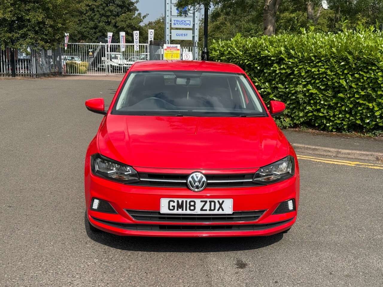 A 2018 VOLKSWAGEN POLO 1.0 SE Hatchback 5dr Petrol Manual Euro 6 (s/s) (75 ps) A 2018 VOLKSWAGEN POLO 1.0 SE Hatchback 5dr Petrol Manual Euro 6 (s/s) (75 ps)