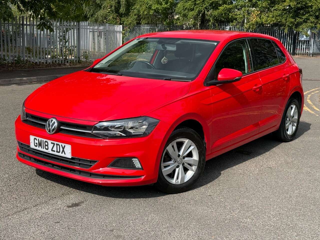 A 2018 VOLKSWAGEN POLO 1.0 SE Hatchback 5dr Petrol Manual Euro 6 (s/s) (75 ps) A 2018 VOLKSWAGEN POLO 1.0 SE Hatchback 5dr Petrol Manual Euro 6 (s/s) (75 ps)