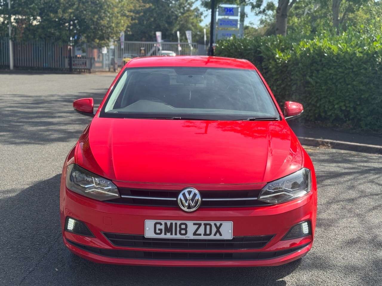 A 2018 VOLKSWAGEN POLO 1.0 SE Hatchback 5dr Petrol Manual Euro 6 (s/s) (75 ps) A 2018 VOLKSWAGEN POLO 1.0 SE Hatchback 5dr Petrol Manual Euro 6 (s/s) (75 ps)