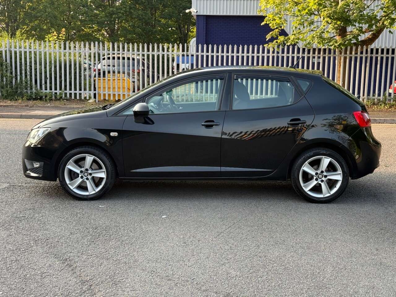 A 2017 SEAT IBIZA 1.2 TSI FR Hatchback 5dr Petrol Manual Euro 6 (110 ps) ULEZ+1FO+FSH+NAV+SEN A 2017 SEAT IBIZA 1.2 TSI FR Hatchback 5dr Petrol Manual Euro 6 (110 ps) ULEZ+1FO+FSH+NAV+SEN