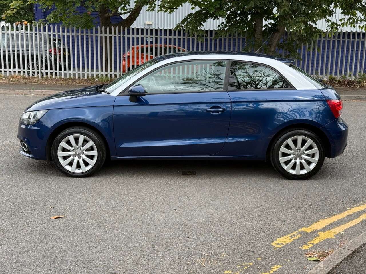 A 2011 AUDI A1 1.4 TFSI Sport Hatchback 3dr Petrol Manual Euro 5 (s/s) (122 ps) A 2011 AUDI A1 1.4 TFSI Sport Hatchback 3dr Petrol Manual Euro 5 (s/s) (122 ps)