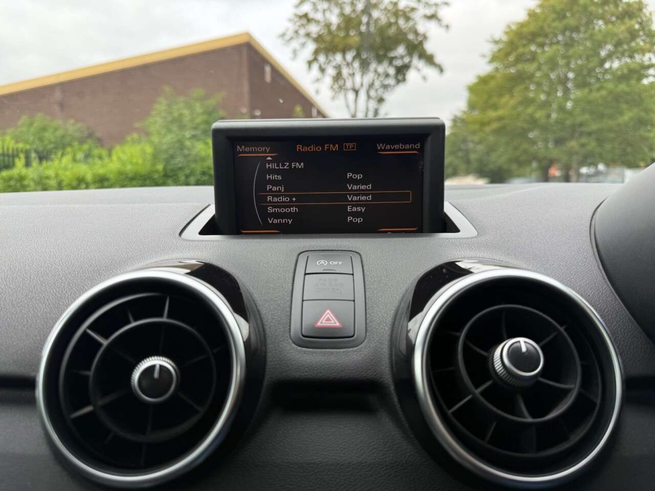 2011 AUDI A1 2011 AUDI A1
