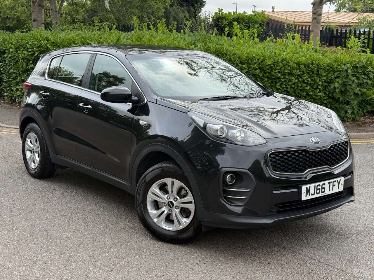 A 2016 KIA SPORTAGE 1.6 GDi 1 SUV 5dr Petrol Manual Euro 6 (130 bhp) A 2016 KIA SPORTAGE 1.6 GDi 1 SUV 5dr Petrol Manual Euro 6 (130 bhp)