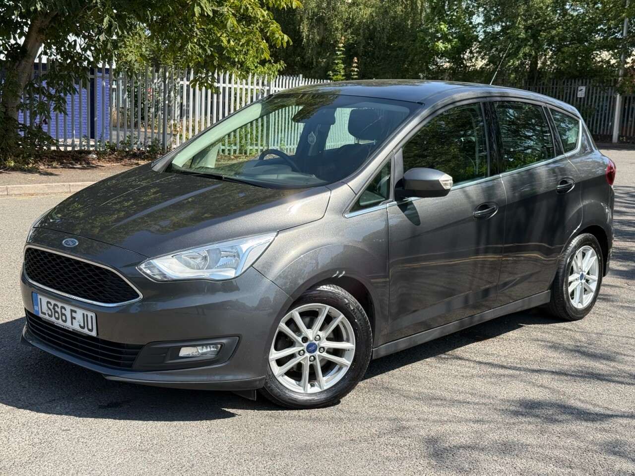 A 2017 FORD C-MAX 1.0T EcoBoost Zetec MPV 5dr Petrol Manual Euro 6 (s/s) (100 ps) A 2017 FORD C-MAX 1.0T EcoBoost Zetec MPV 5dr Petrol Manual Euro 6 (s/s) (100 ps)