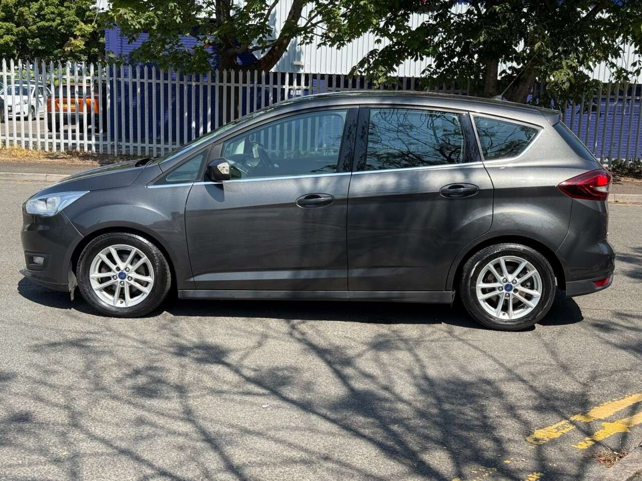 A 2017 FORD C-MAX 1.0T EcoBoost Zetec MPV 5dr Petrol Manual Euro 6 (s/s) (100 ps) A 2017 FORD C-MAX 1.0T EcoBoost Zetec MPV 5dr Petrol Manual Euro 6 (s/s) (100 ps)