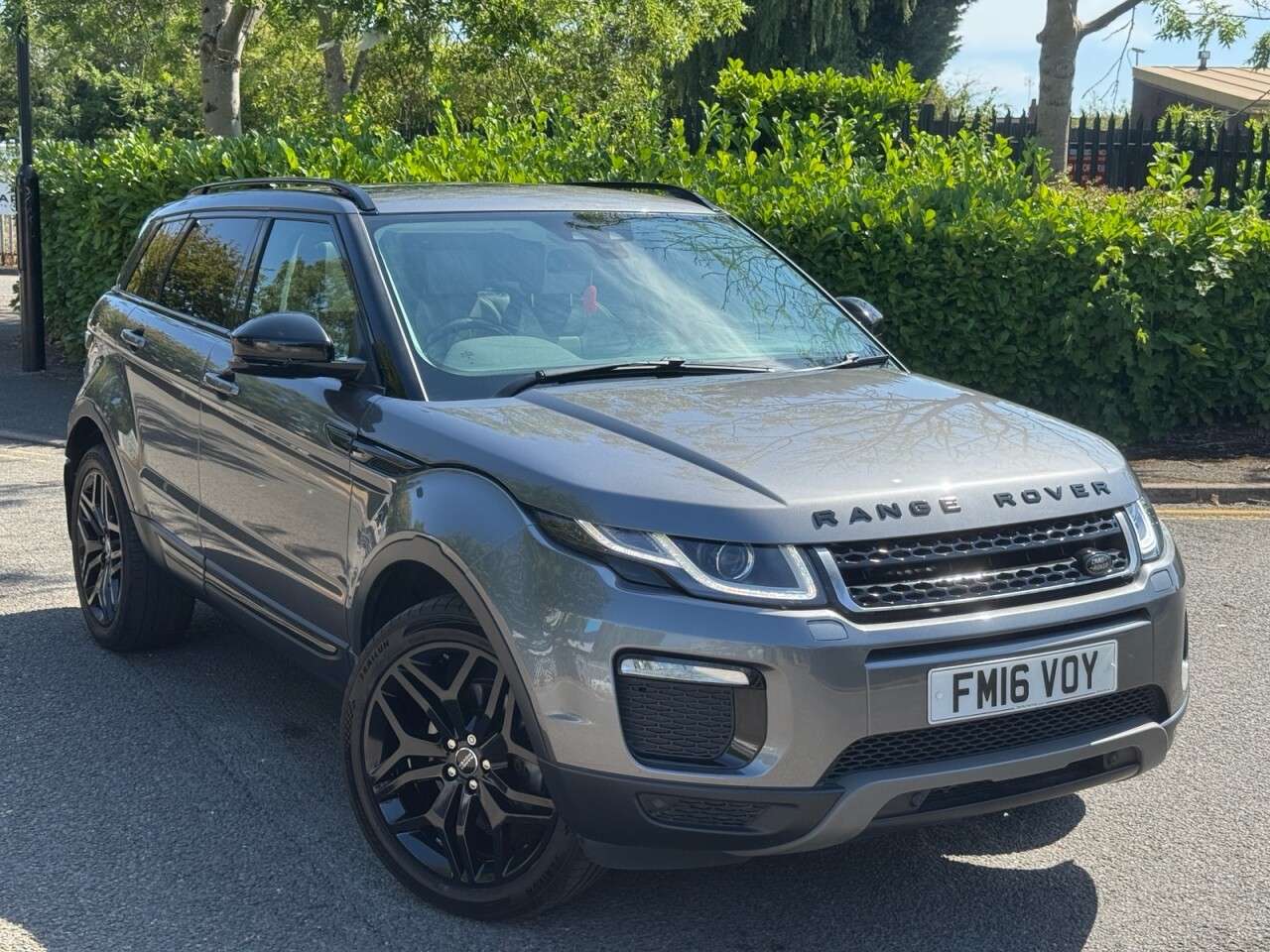 A 2016 LAND ROVER RANGE ROVER EVOQUE 2.0 TD4 SE Tech SUV 5dr Diesel Manual 4WD Euro 6 (s/s) (180 ps) A 2016 LAND ROVER RANGE ROVER EVOQUE 2.0 TD4 SE Tech SUV 5dr Diesel Manual 4WD Euro 6 (s/s) (180 ps)