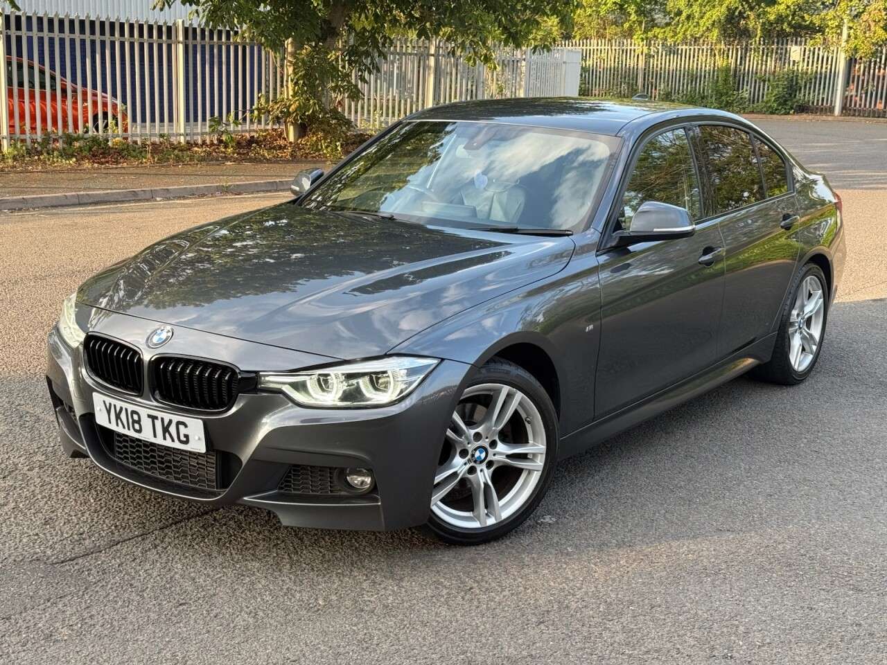 A 2018 BMW 3 SERIES 2.0 320d M Sport Saloon 4dr Diesel Auto Euro 6 (s/s) (190 ps) A 2018 BMW 3 SERIES 2.0 320d M Sport Saloon 4dr Diesel Auto Euro 6 (s/s) (190 ps)