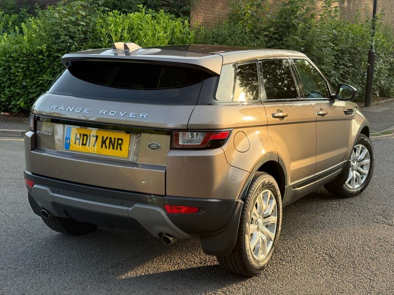 2017 LAND ROVER RANGE ROVER EVOQUE 2017 LAND ROVER RANGE ROVER EVOQUE