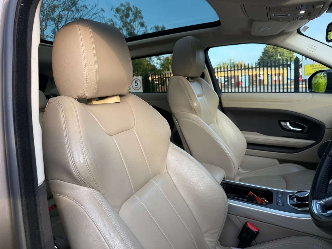 2017 LAND ROVER RANGE ROVER EVOQUE 2017 LAND ROVER RANGE ROVER EVOQUE