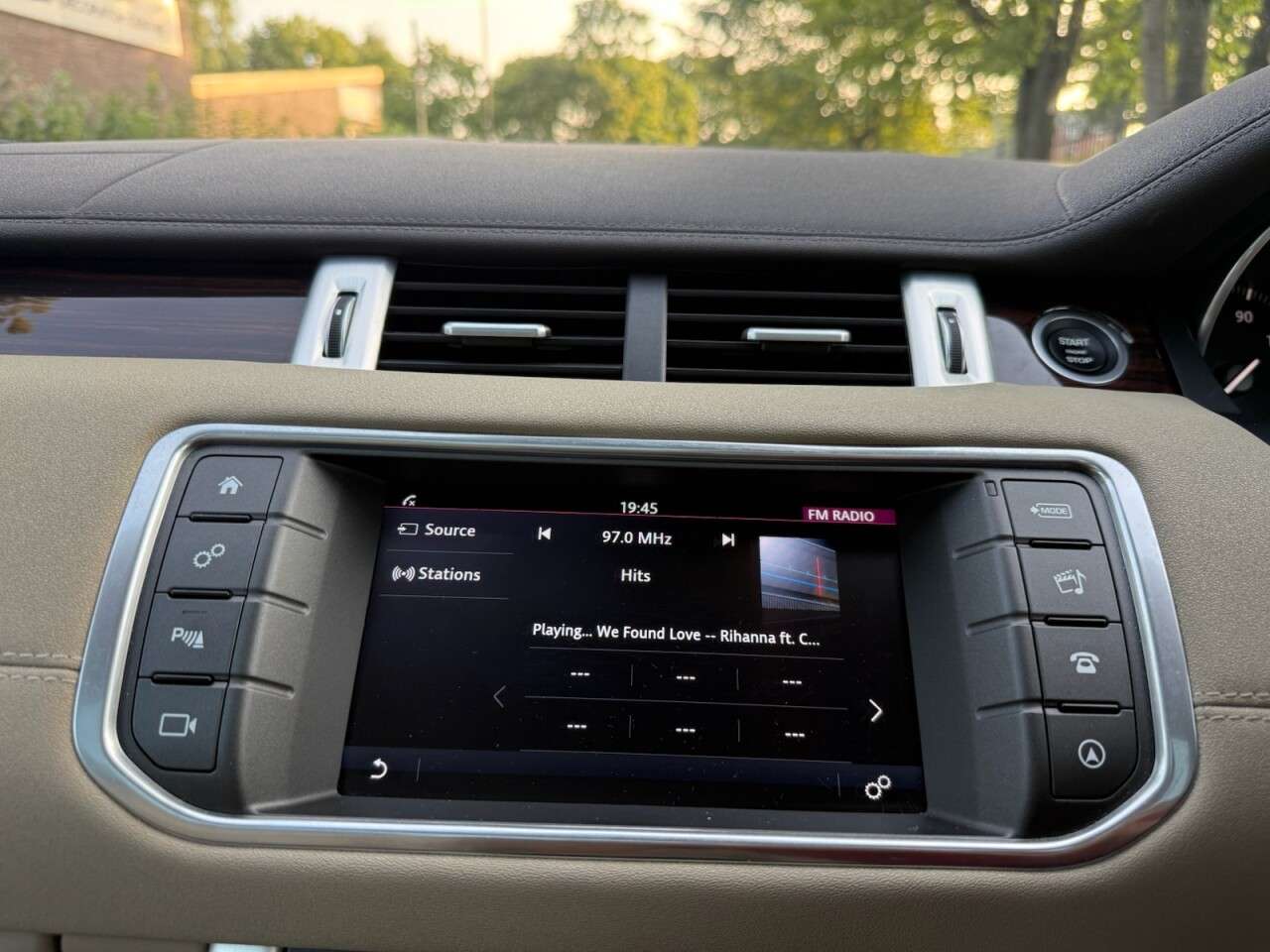 2017 LAND ROVER RANGE ROVER EVOQUE 2017 LAND ROVER RANGE ROVER EVOQUE
