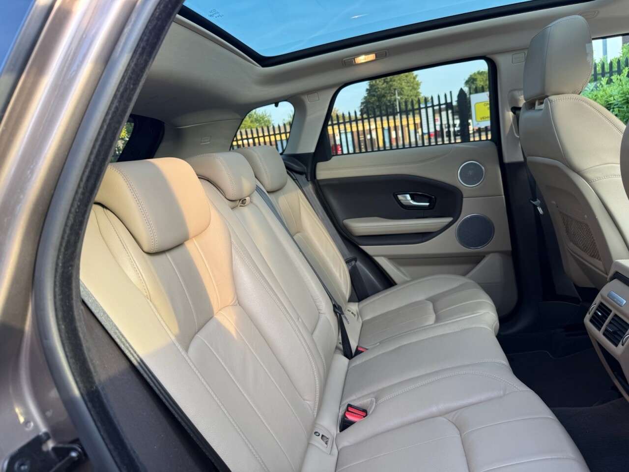2017 LAND ROVER RANGE ROVER EVOQUE 2017 LAND ROVER RANGE ROVER EVOQUE