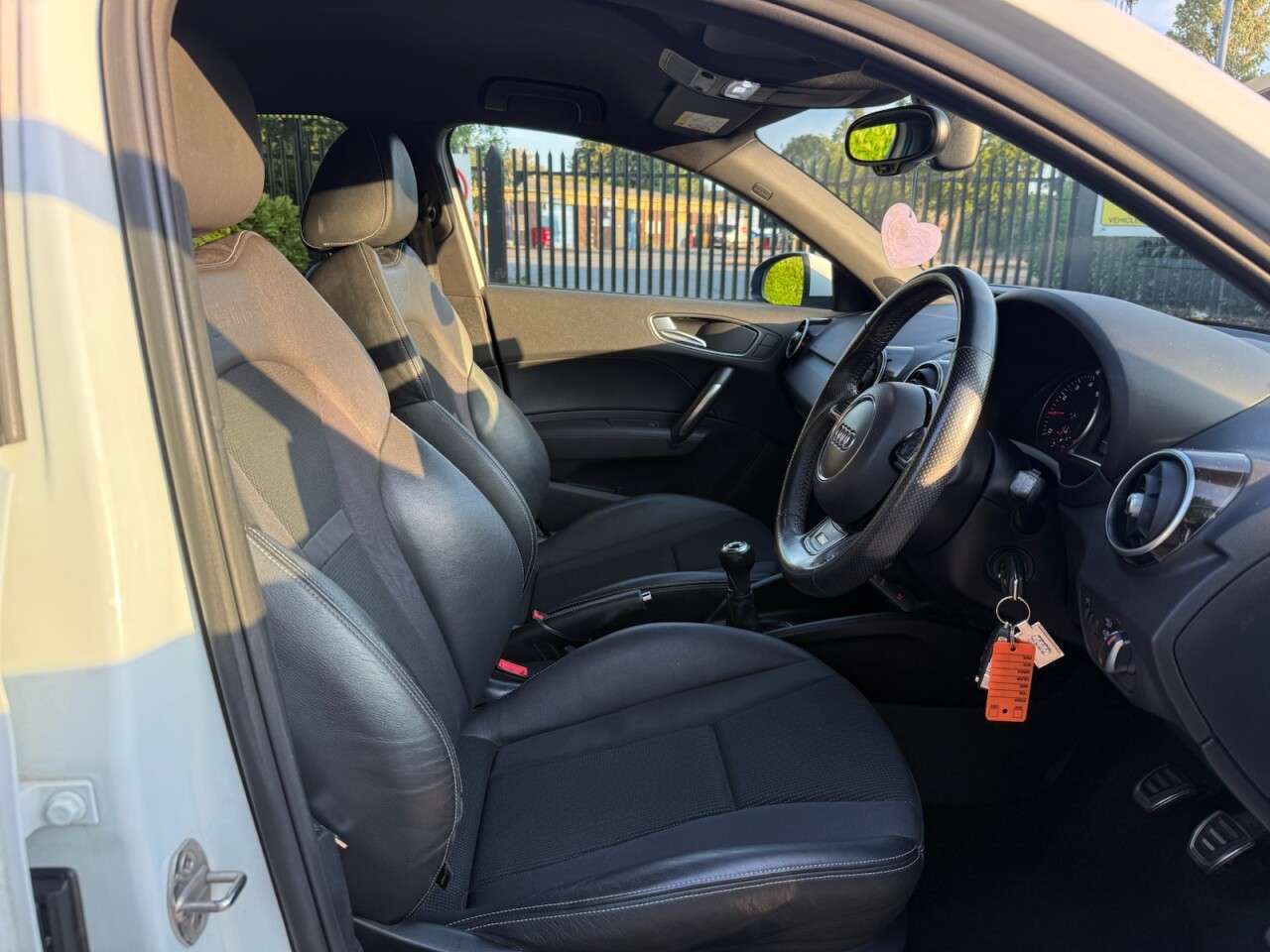 2016 AUDI A1 2016 AUDI A1