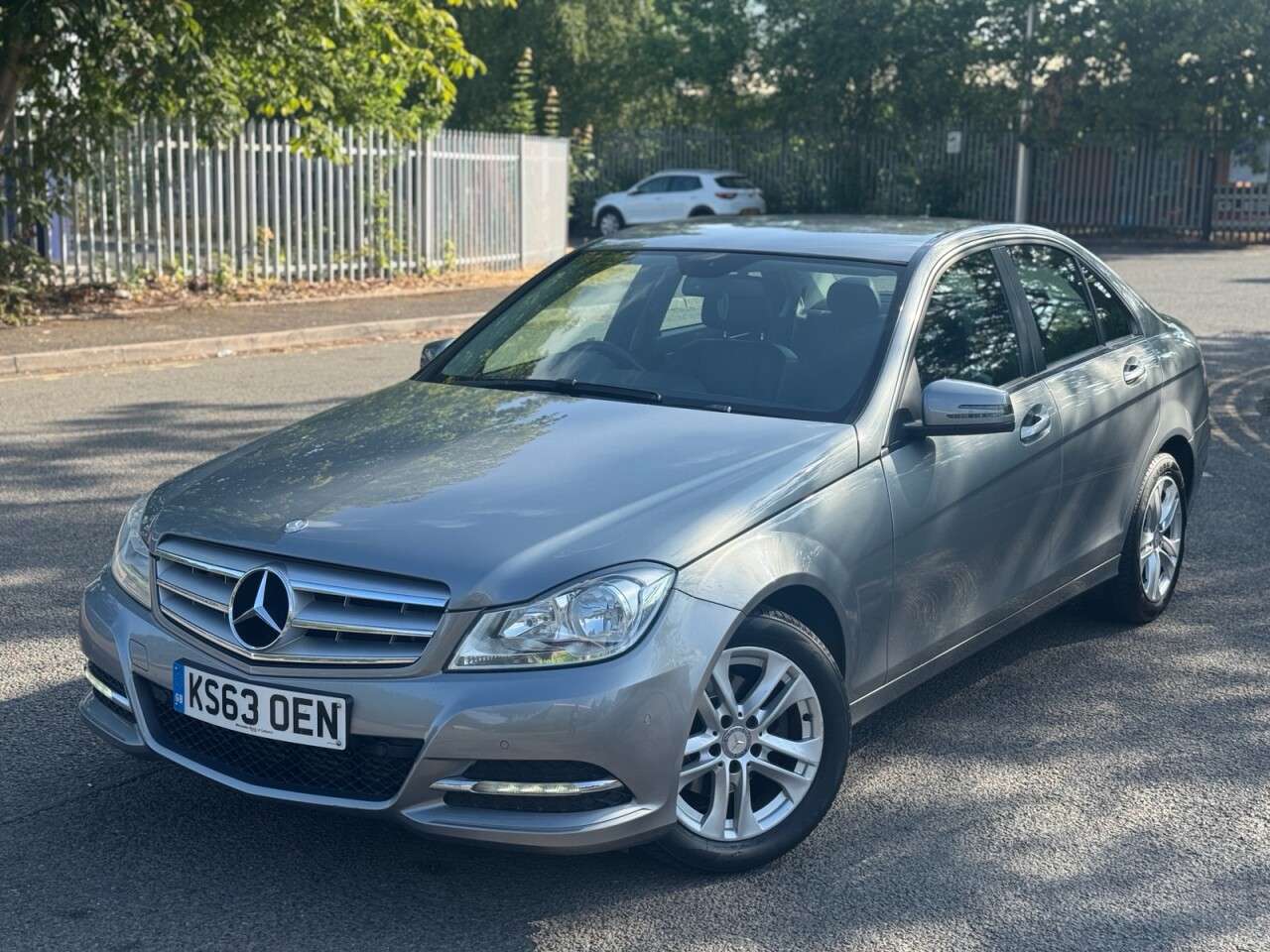A 2014 MERCEDES-BENZ C CLASS 1.6 C180 Executive SE Saloon 4dr Petrol G-Tronic+ Euro 6 (s/s) (156 ps) FSH A 2014 MERCEDES-BENZ C CLASS 1.6 C180 Executive SE Saloon 4dr Petrol G-Tronic+ Euro 6 (s/s) (156 ps) FSH