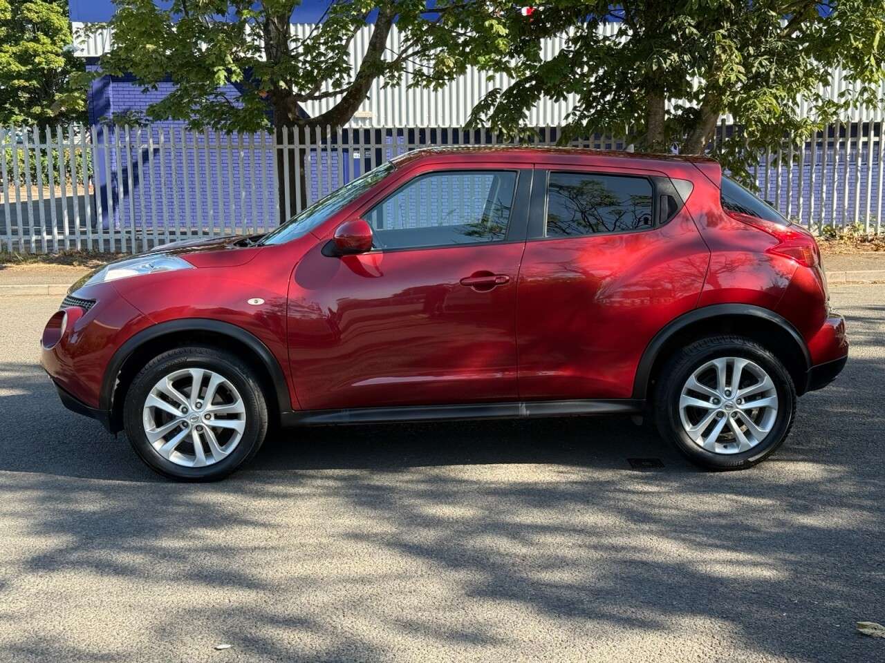A 2012 NISSAN JUKE 1.6 Acenta Premium SUV 5dr Petrol Manual Euro 5 (s/s) (117 ps) A 2012 NISSAN JUKE 1.6 Acenta Premium SUV 5dr Petrol Manual Euro 5 (s/s) (117 ps)
