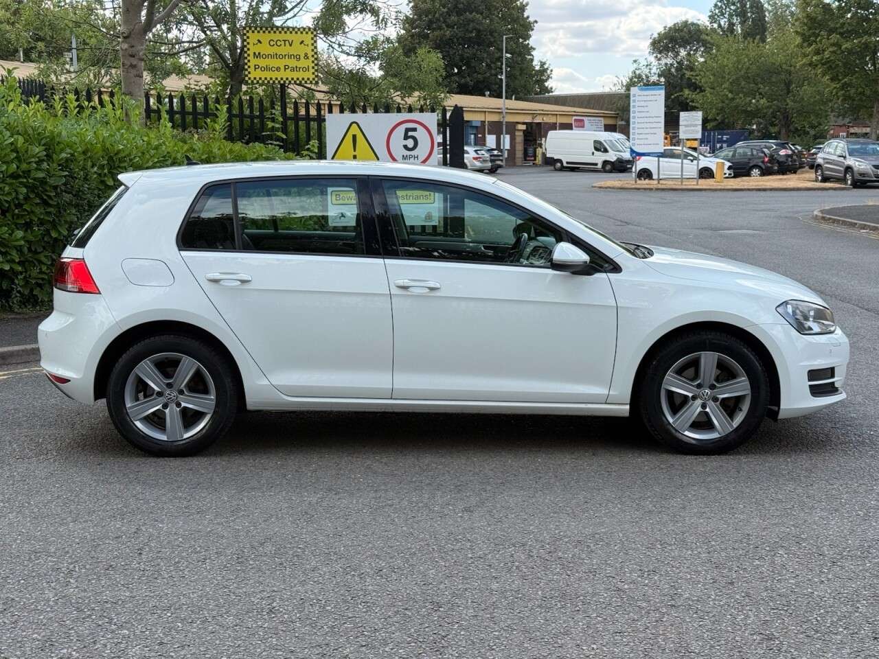 A 2016 VOLKSWAGEN GOLF 1.4 TSI BlueMotion Tech Match Edition Hatchback 5dr Petrol Manual Euro 6 (s A 2016 VOLKSWAGEN GOLF 1.4 TSI BlueMotion Tech Match Edition Hatchback 5dr Petrol Manual Euro 6 (s