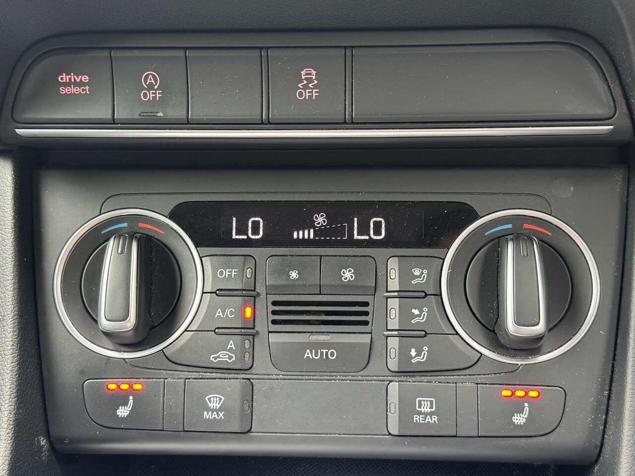 2015 AUDI Q3 2015 AUDI Q3