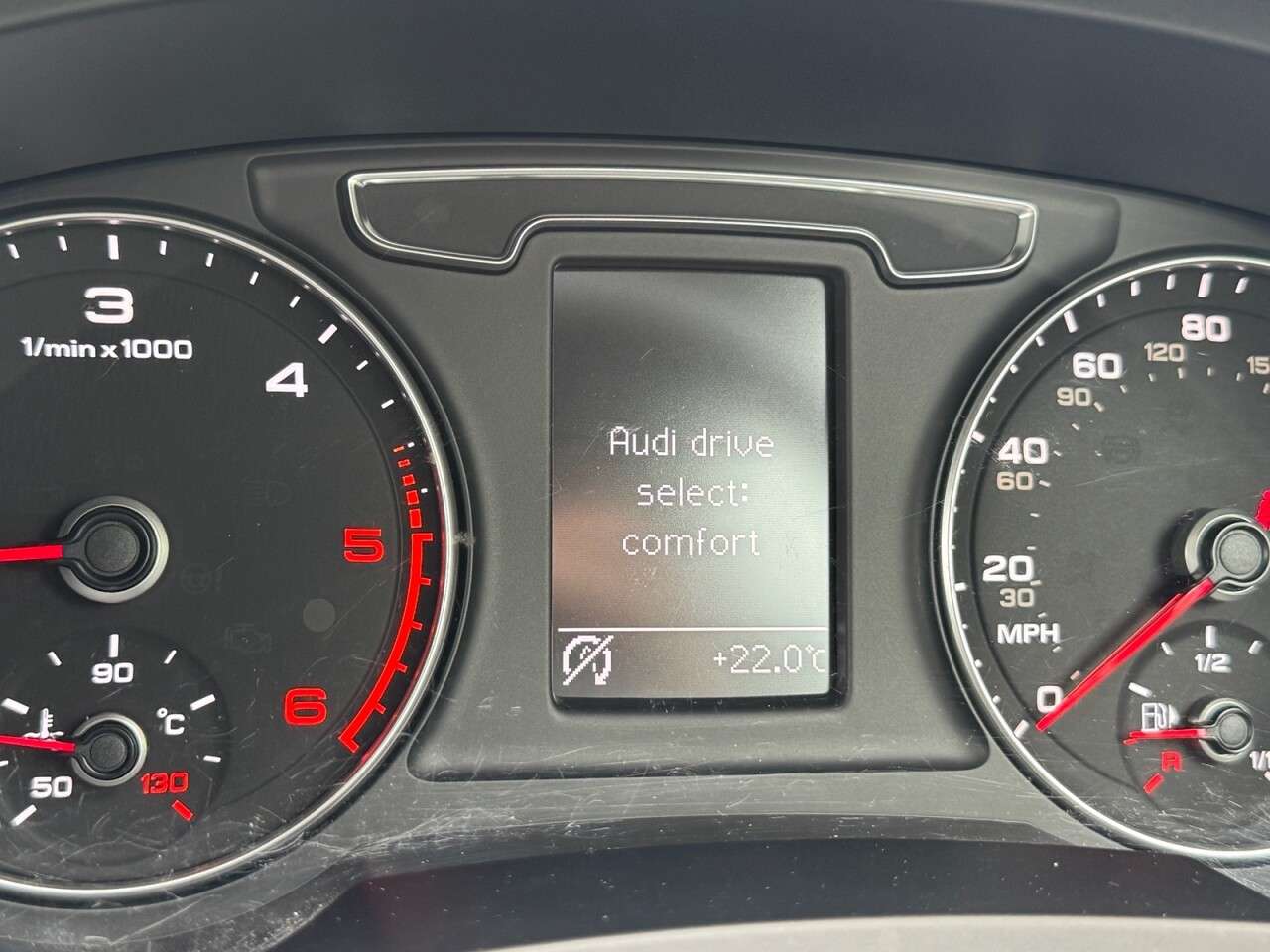 2015 AUDI Q3 2015 AUDI Q3