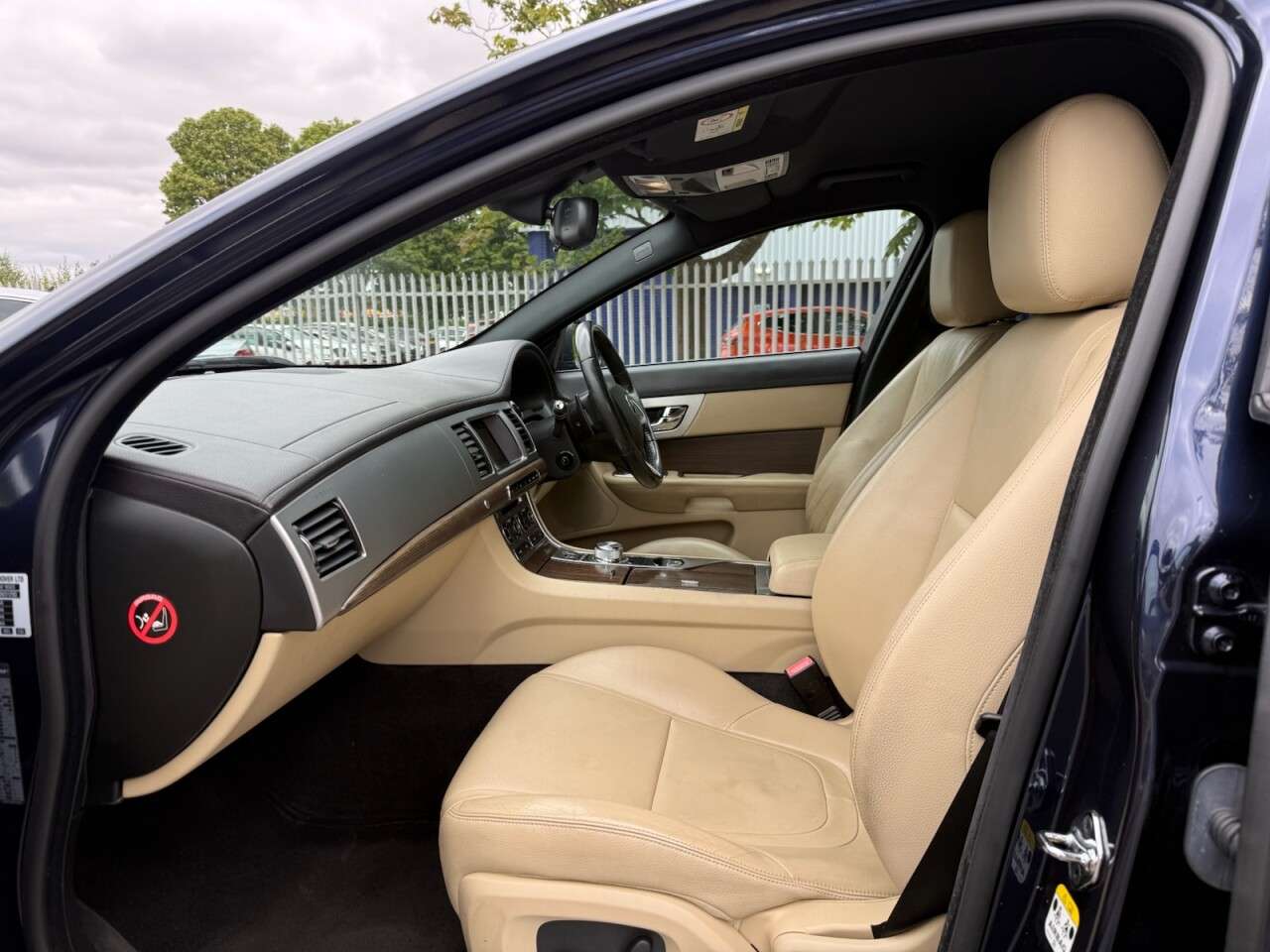 2014 JAGUAR XF 2014 JAGUAR XF