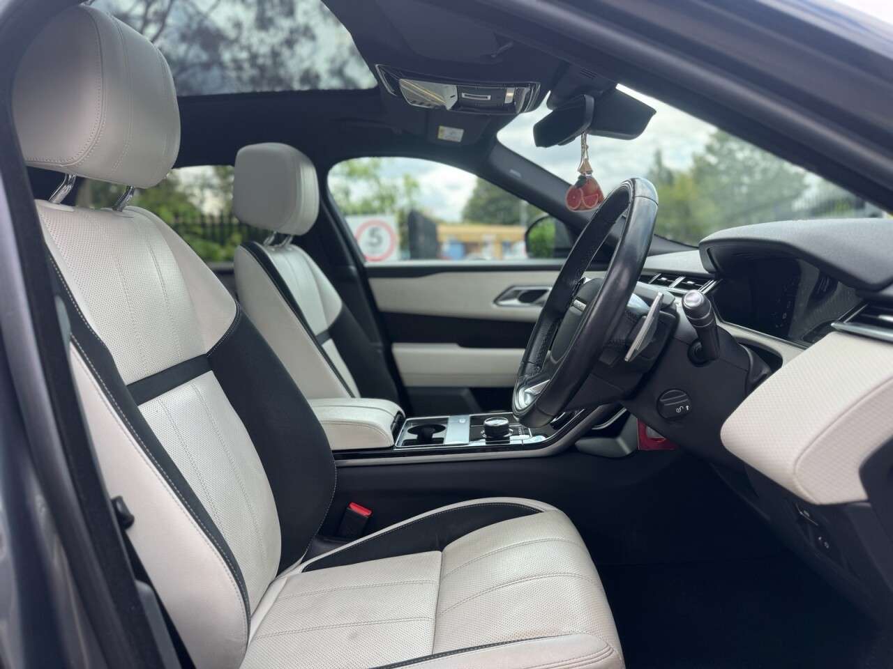 2019 LAND ROVER RANGE ROVER VELAR 2019 LAND ROVER RANGE ROVER VELAR