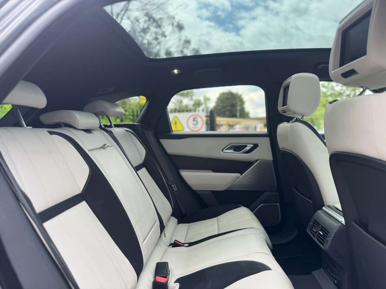 2019 LAND ROVER RANGE ROVER VELAR 2019 LAND ROVER RANGE ROVER VELAR