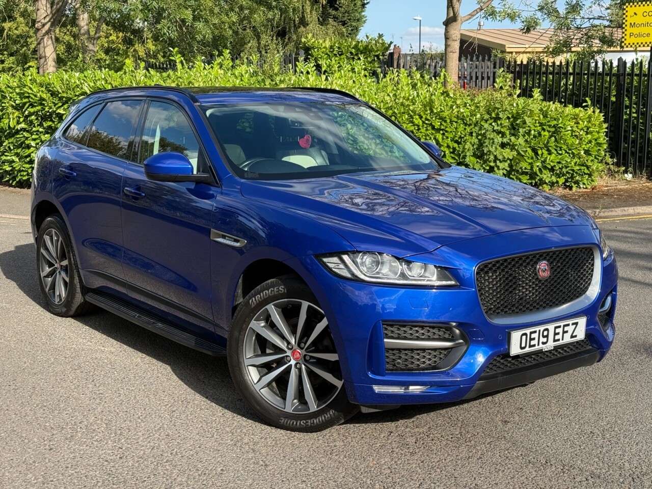 A 2019 JAGUAR F-PACE 2.0 D180 R-Sport SUV 5dr Diesel Auto AWD Euro 6 (s/s) (180 ps) A 2019 JAGUAR F-PACE 2.0 D180 R-Sport SUV 5dr Diesel Auto AWD Euro 6 (s/s) (180 ps)