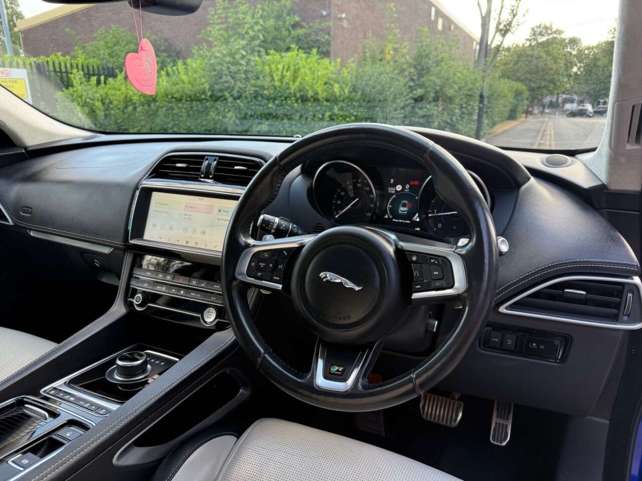 2019 JAGUAR F-PACE 2019 JAGUAR F-PACE