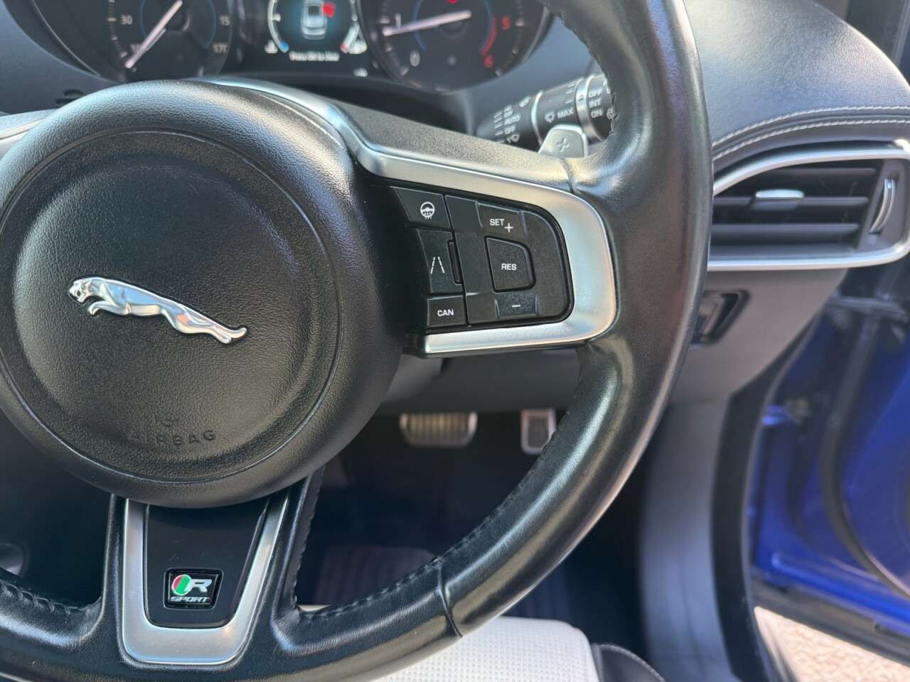 2019 JAGUAR F-PACE 2019 JAGUAR F-PACE