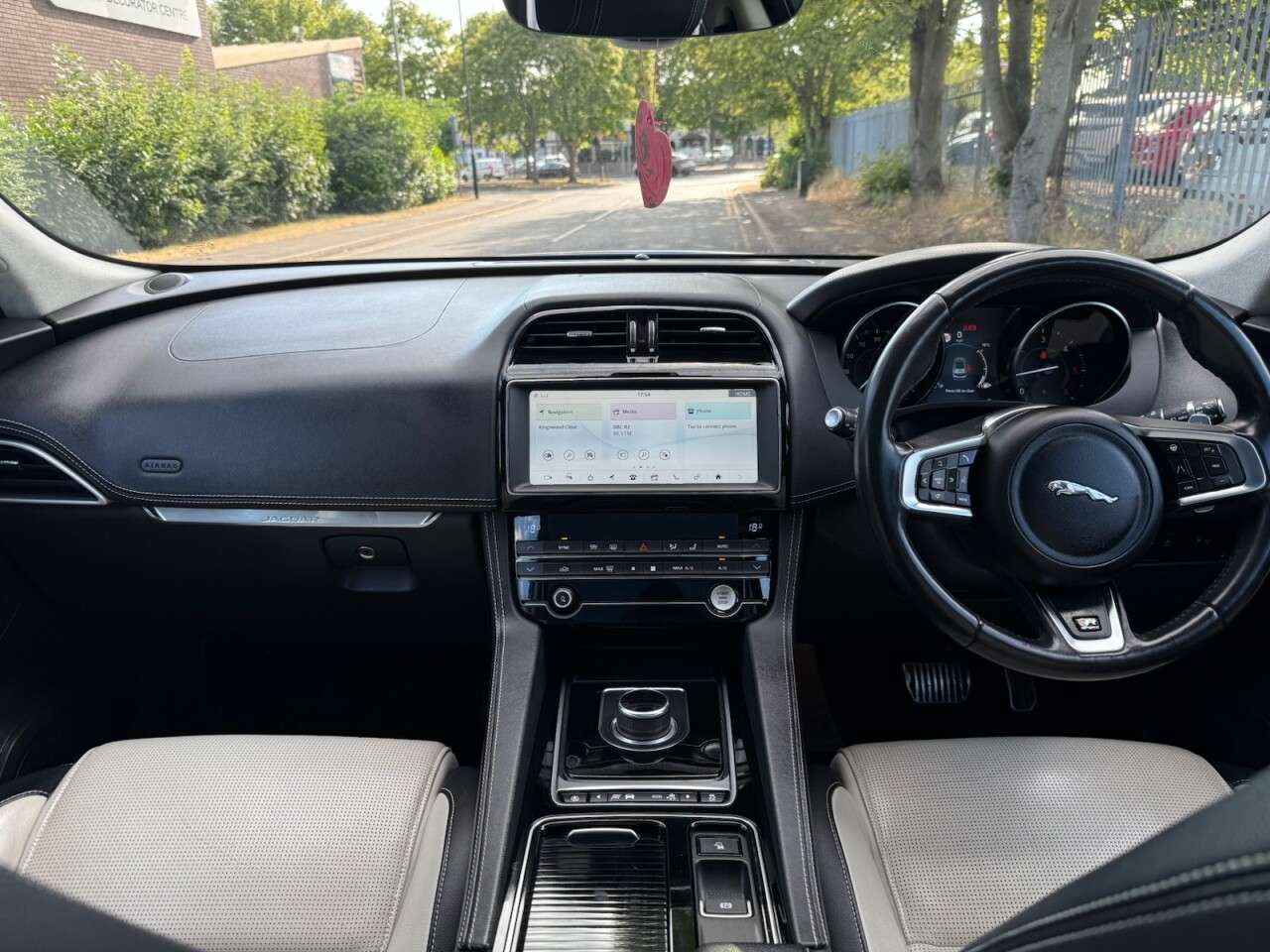 2019 JAGUAR F-PACE 2019 JAGUAR F-PACE