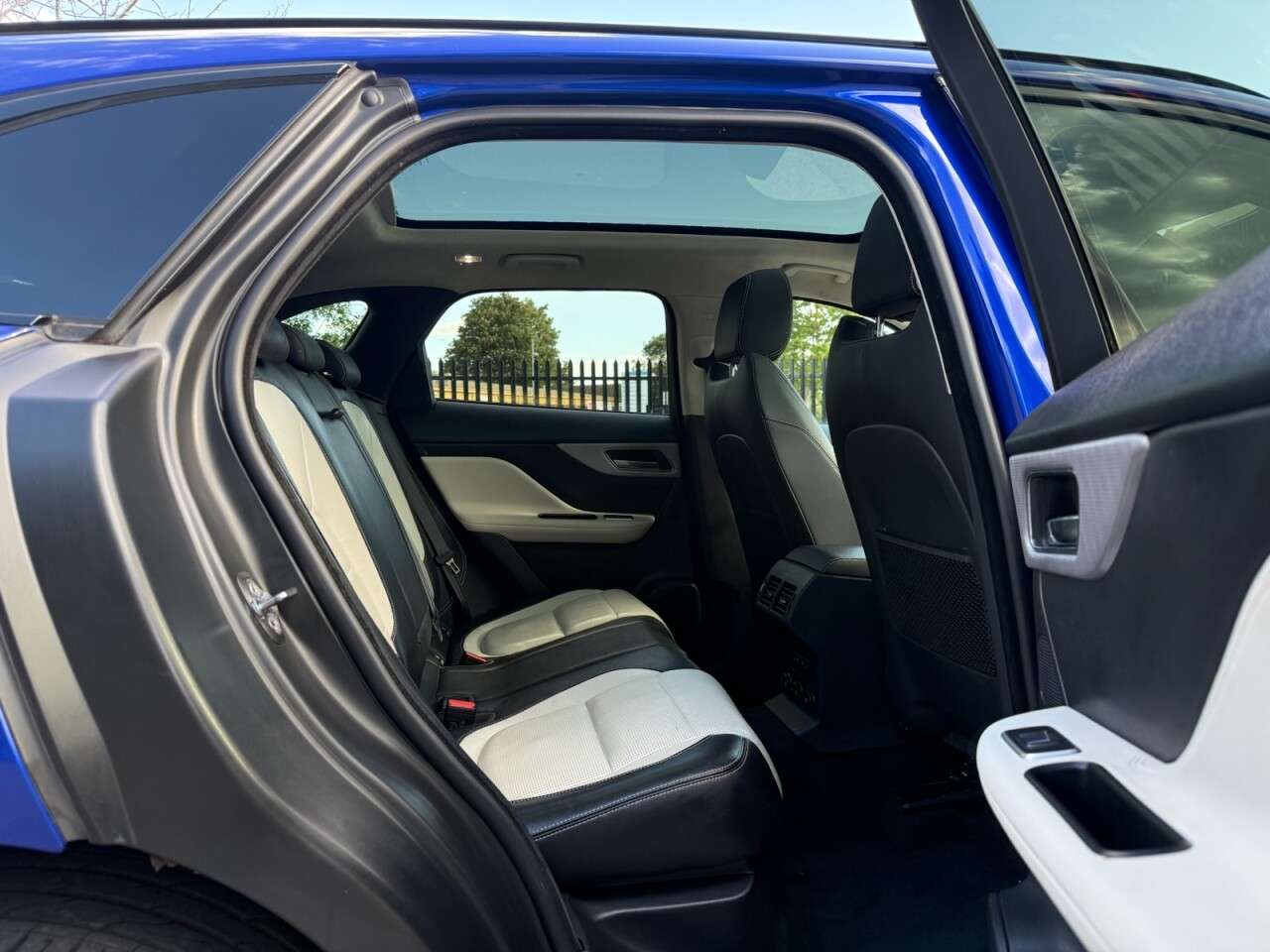 2019 JAGUAR F-PACE 2019 JAGUAR F-PACE