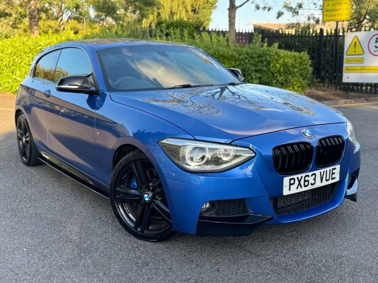 A 2013 BMW 1 SERIES 2.0 118d M Sport Hatchback 3dr Diesel Manual Euro 5 (s/s) (143 ps) A 2013 BMW 1 SERIES 2.0 118d M Sport Hatchback 3dr Diesel Manual Euro 5 (s/s) (143 ps)