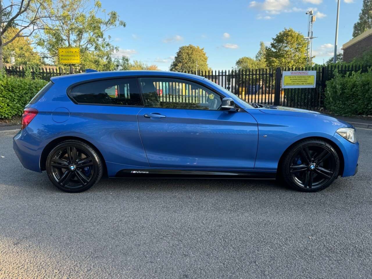 A 2013 BMW 1 SERIES 2.0 118d M Sport Hatchback 3dr Diesel Manual Euro 5 (s/s) (143 ps) A 2013 BMW 1 SERIES 2.0 118d M Sport Hatchback 3dr Diesel Manual Euro 5 (s/s) (143 ps)