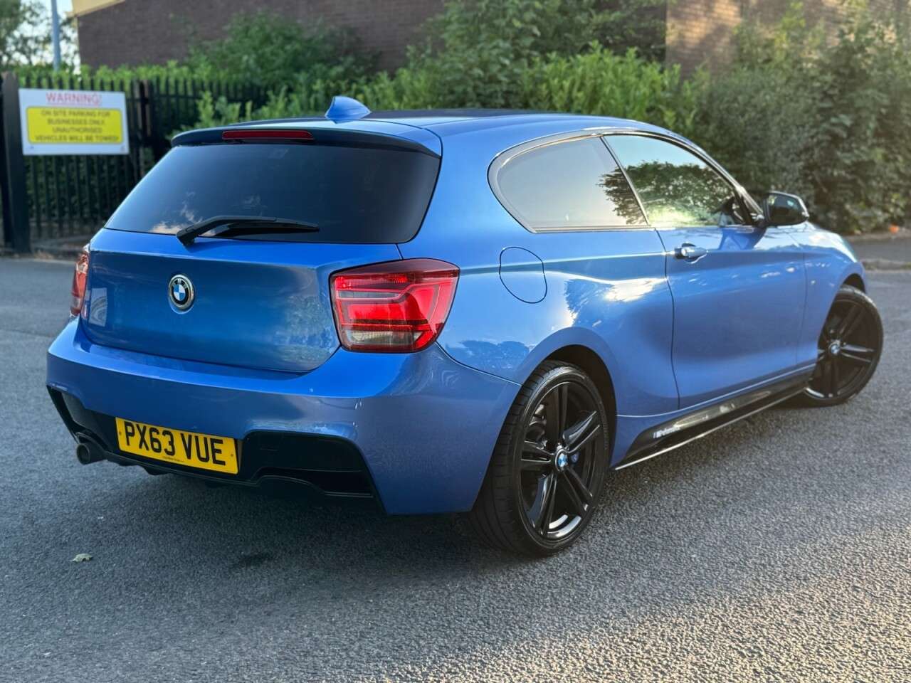 A 2013 BMW 1 SERIES 2.0 118d M Sport Hatchback 3dr Diesel Manual Euro 5 (s/s) (143 ps) A 2013 BMW 1 SERIES 2.0 118d M Sport Hatchback 3dr Diesel Manual Euro 5 (s/s) (143 ps)