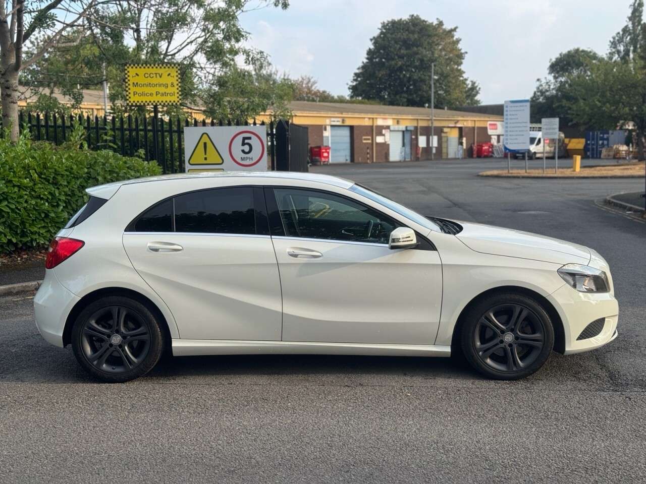 A 2015 MERCEDES-BENZ A CLASS 1.6 A180 Sport Hatchback 5dr Petrol Manual Euro 6 (s/s) (122 ps) A 2015 MERCEDES-BENZ A CLASS 1.6 A180 Sport Hatchback 5dr Petrol Manual Euro 6 (s/s) (122 ps)