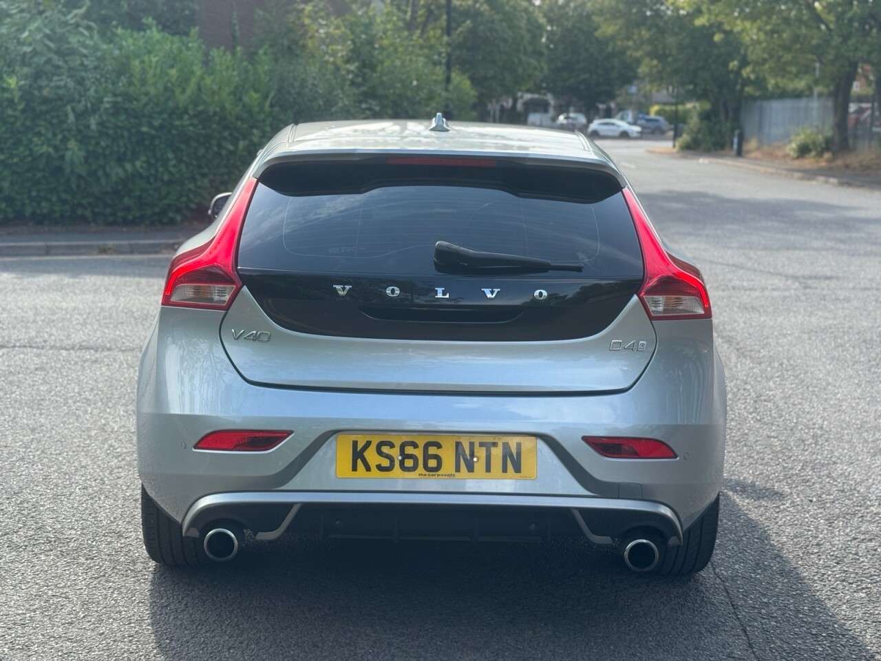 2016 VOLVO V40 2016 VOLVO V40